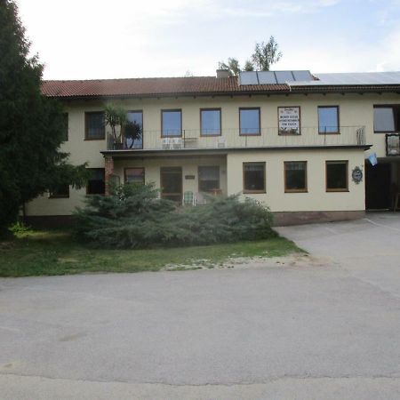 Dorfwirtshaus Rauch Hotel Eschabruck Exterior photo